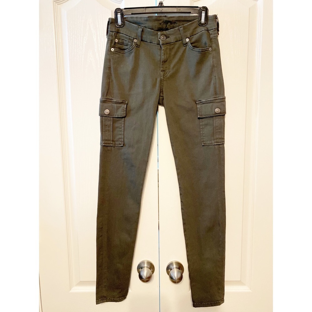 7 For all Mankind woman’s cargo pants size 25